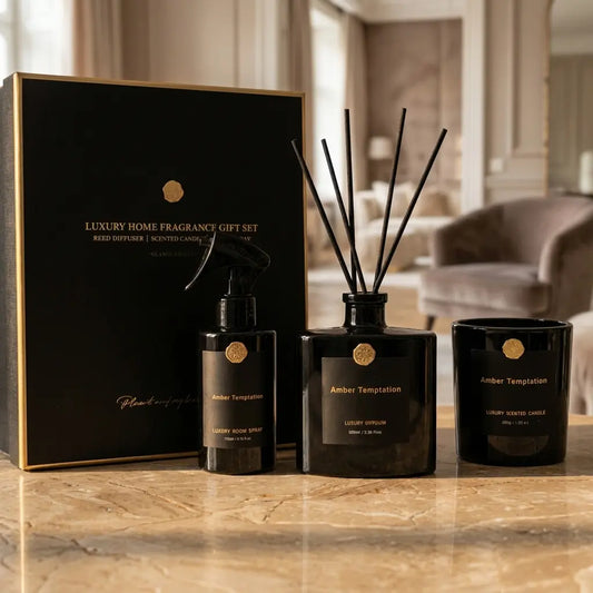 Coffret parfumé Amber Temptation AURA Paris - ambiance marbre et lumière dorée, esprit hôtel de luxe