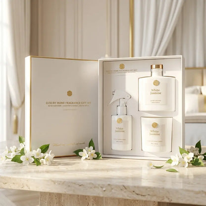 Coffret parfumé White Jasmine AURA Paris - ambiance marbre clair et lumière naturelle, esprit boutique parisienne